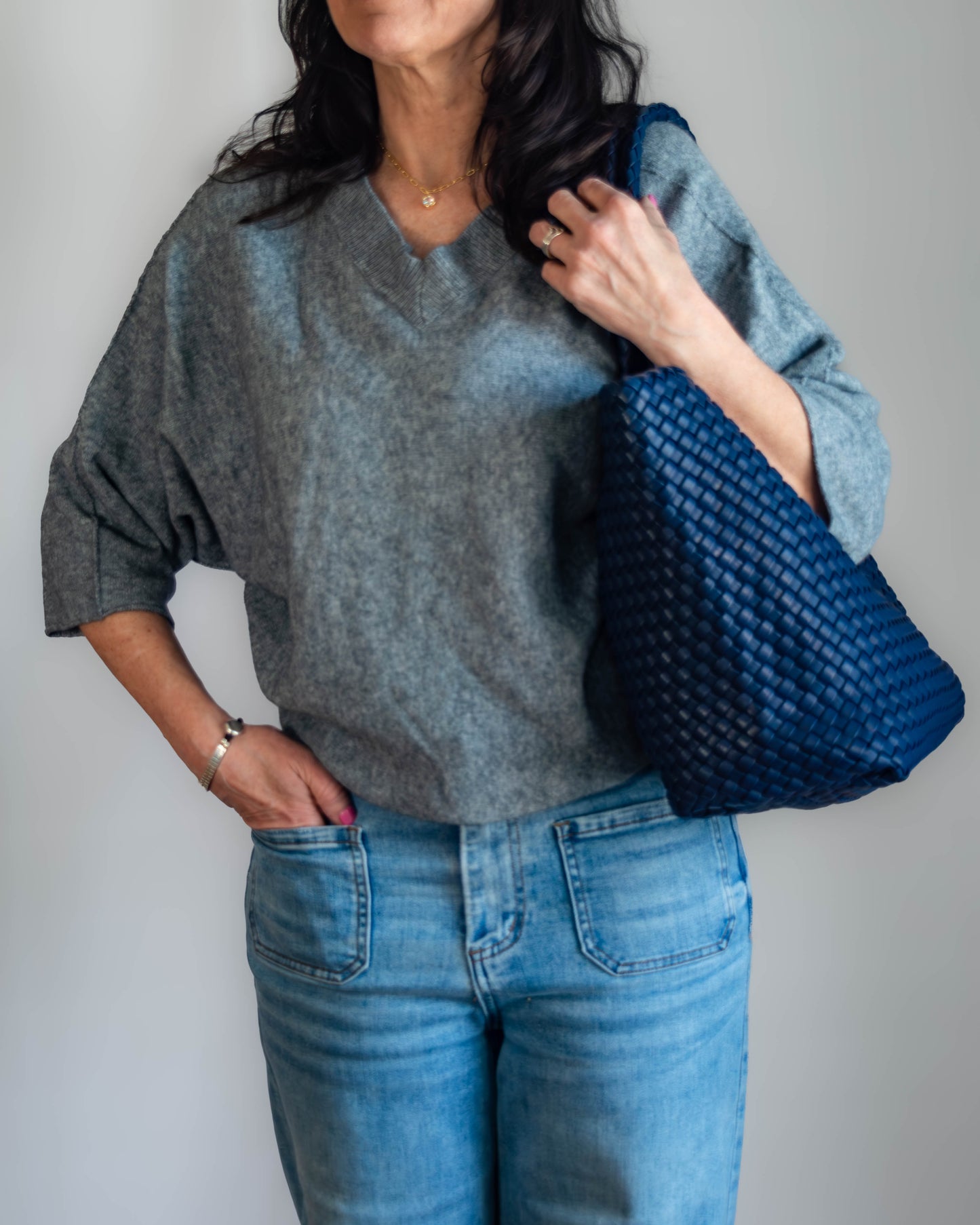 One Size V-Neck Pullover